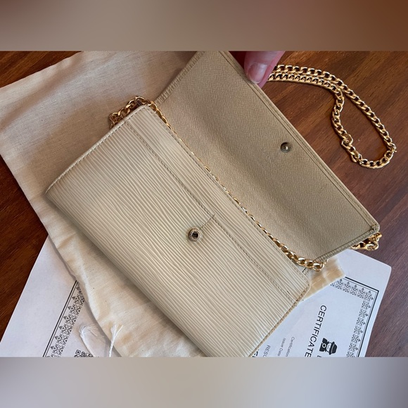 Louis Vuitton Cream and Gold Wallet with Chain Strap Eli Sarah - Picture 3 of 16